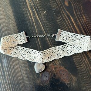 Lacy Choker OS